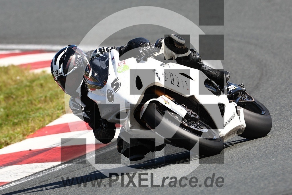 0065-20240812_01773 | Schöne Erinnerungen an spannende Momente - das festzuhalten ist unser Job. PIXELrace.de ist seit 2003 auf den Rennstrecken Europas unterwegs um die Action draußen beim Fahren und die wunderbare Stimmung imm Fahrerlager für euch einzufangen.