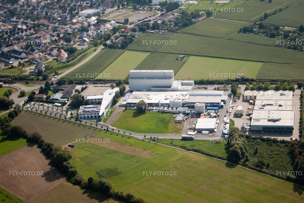 Gebäude und Produktionshallen auf dem Werksgelände des Chemieproduzenten  KLEBCHEMIE M. G. Becker GmbH & Co. KG | Luftbild: Gebäude und Produktionshallen auf dem Werksgelände des Chemieproduzenten  KLEBCHEMIE M. G. Becker GmbH & Co. KG in Weingarten im Bundesland Baden-Württemberg in Deutschland. Foto: IMG_33424.jpg vom 05.09.2010 durch Werner Riehm/FLY-FOTO.de - Realisiert mit Pictrs.com