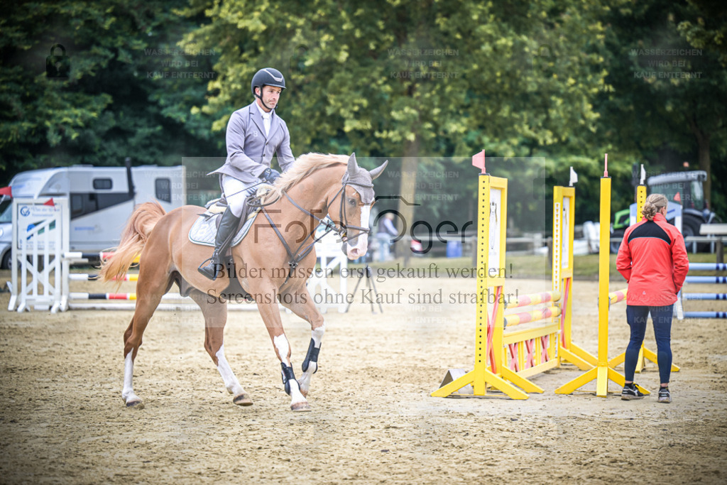 DOS_3367 | Entdecke hochwertige Reitturnierfotos von Foto Oger. Professionell, emotional und authentisch – jetzt Lieblingsmomente im Shop bestellen. - Realisiert mit Pictrs.com