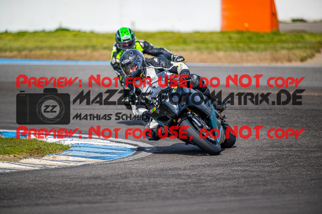 MaZZes_FotoMatrix_230410_7222 | GELB