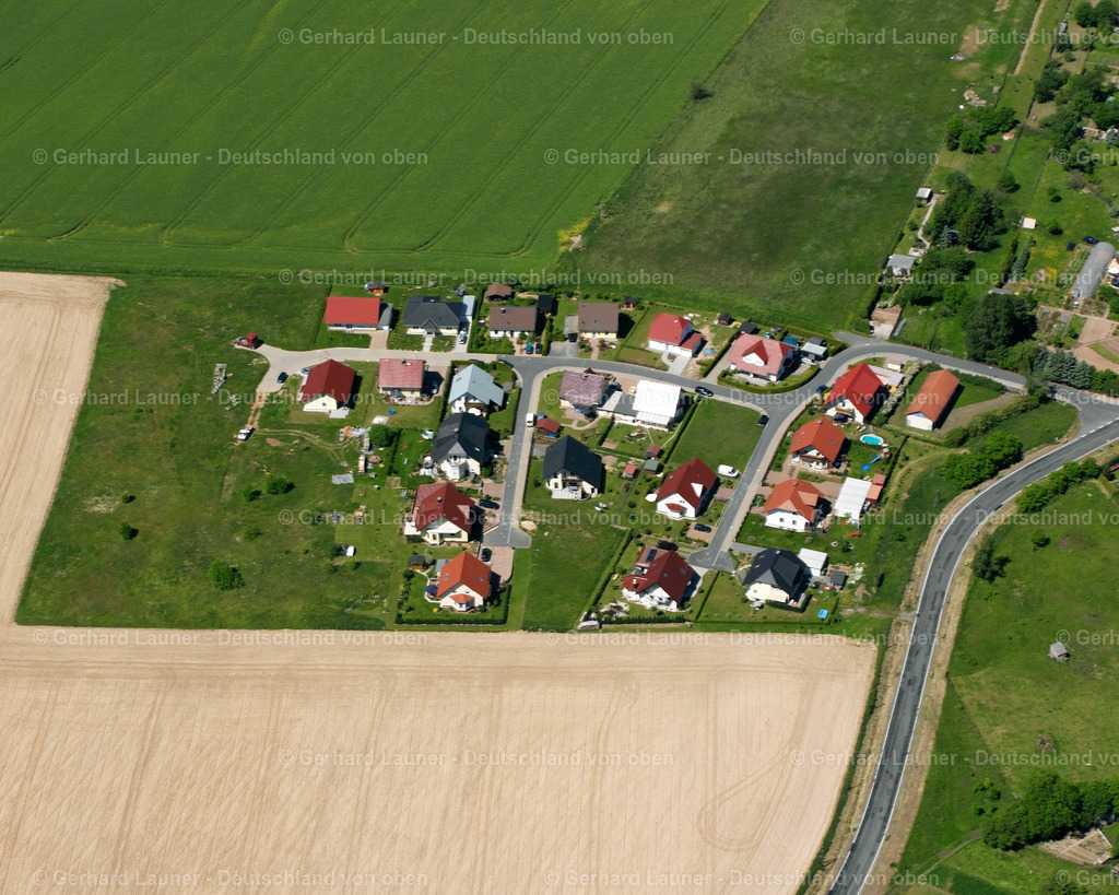 2634395 | GROßBODUNGEN 16.06.2006 Wohngebiet einer Einfamilienhaus- Siedlung an der Straße An der Westerwiese in Großbodungen im Bundesland Thüringen, Deutschland. // Single-family residential area of settlement on street An der Westerwiese in Grossbodungen in the state Thuringia, Germany. Foto: Gerhard Launer