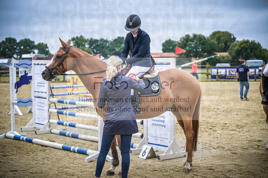 DOS_4237 | Entdecke hochwertige Reitturnierfotos von Foto Oger. Professionell, emotional und authentisch – jetzt Lieblingsmomente im Shop bestellen.Deutschlandweite Turnierfotografie. - Realisiert mit Pictrs.com
