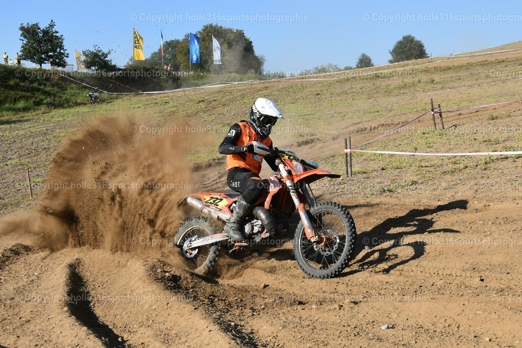 DSC_0540 | Sportfotografie , Motorsport, Motoross, Reitsport, Mointainbike, Enduro,
Landschaft , Outdoor, Eventfotografie, Landschaft, Bilder online bestellen - Realisiert mit Pictrs.com