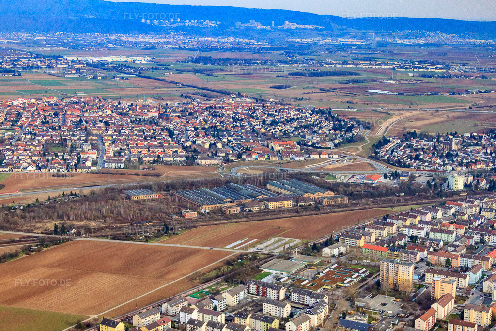 Luftbild: Ausbesserungswerk Schwetzingen in Schwetzingen im Bundesland Baden-Württemberg in Deutschland. Foto: IMG_25081.jpg vom 18.03.2010 durch Werner Riehm/FLY-FOTO.de