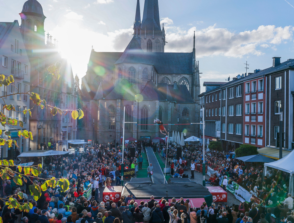 top-top.de 240913-181 | Foto, Video, Fotografie, Videografie, Fotobox, DJ, Discjockey, Musik, Musikbox, Veranstaltung, Photobooth, Amazon, Ebay, Buchtipp, Bestseller, Autor, Verlag, Buch, Wesel, Hamminkeln, NRW, Dinslaken, Rees, Drohne, Hochzeit, Party, Fotobox, Wesel, Fotograf