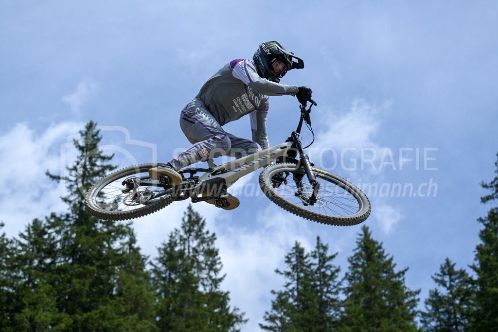 UCI Mountain Bike World Cup Lenzerheide 2022 - Downhill - 9. July 2022 | UCI Mountain Bike World Cup Lenzerheide 2022 - Downhill
Bike Kingdom, Lenzerheide
#23 WLLACE Mark (CAN)
Bild: Sportfotografie Markus Aeschimann | www.markus-aeschimann.ch - Realisiert mit Pictrs.com