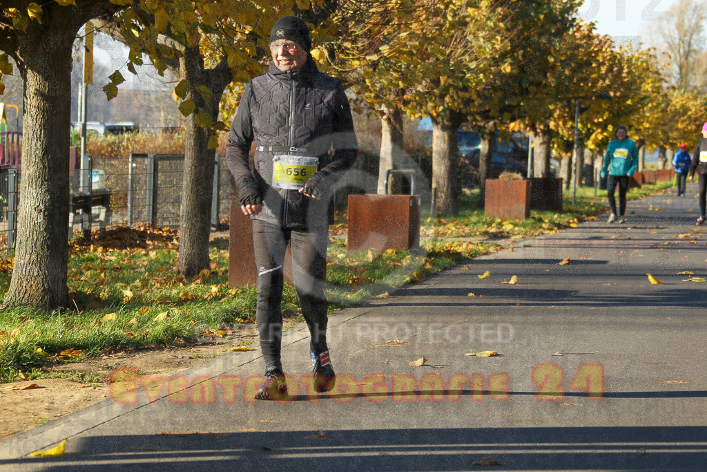 241201_1133_EV4_1315 | Sportfotografie im Rhein-Sieg Kreis, Köln, Bonn, NRW, Rheinland Pfalz, Hessen, etc. Unser Tätigkeitsfeld umfasst den Laufsport vom Volkslauf über den Marathon, Duathlon, Triathon bis zum Ultralauf wie Kölnpfad Ultra oder Schindertrail.