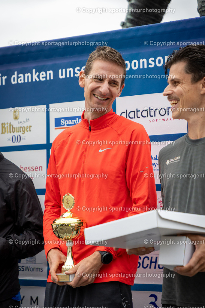 23. Wormser Nibelungenlauf | Siegerehrung 10km und Halbmarathon - Realisiert mit Pictrs.com