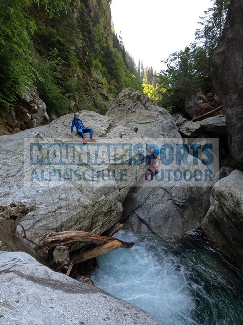 GOPR2590 | Bestelle die Bilder deines Berg- oder Wasser-Abenteuers mit Mountain Sports bequem von zu Hause aus direkt über unseren Online Fotoshop von pictrs.com. - Realisiert mit Pictrs.com