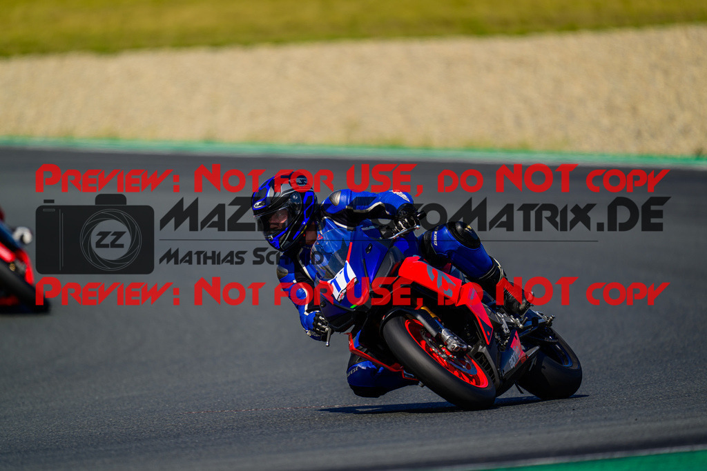 MaZZes_FotoMatrix_240724_6007705_2-104 | BLAU