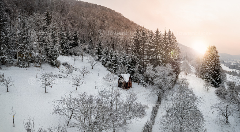 Gartenhütte im Schnee bei Geislingen | löwenblicke | shop