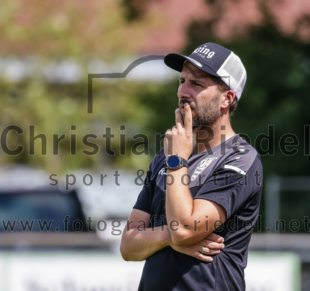 2023-07-30_074_FC_Lengdorf_II_gegen_SG_Anzing_Parsdorf | Lengdorf, Deutschland, 30.07.2023:
Fußball, Kreisliga 2023 / 2024, 1. Spieltag, FC Lengdorf gegen SpVgg Altenerding, Endergebnis: 0:1

Foto: Christian Riedel / fotografie-riedel.net