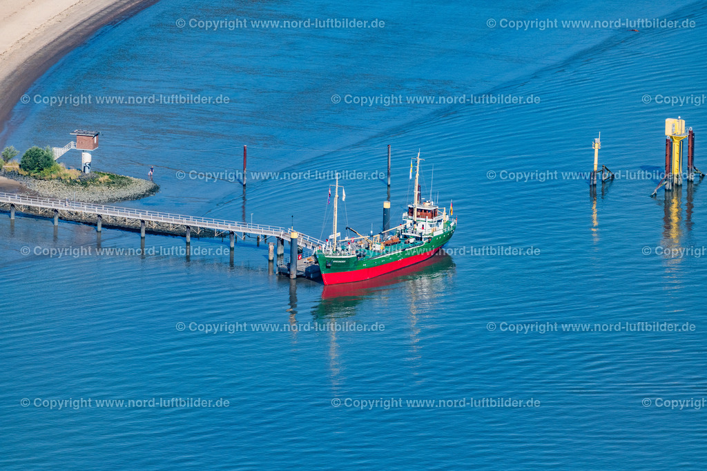 Krautsand_Gründiek_ELS_7166130822 | DROCHTERSEN 13.08.2022 Anleger auf Krautsand in Drochtersen mit dem Museumsschiff Gruendiek aus Stade im Bundesland Niedersachsen, Deutschland. // Pier on Krautsand in Drochtersen with the museum ship Gruendiek from Stade in the state Lower Saxony, Germany. Foto: Martin Elsen