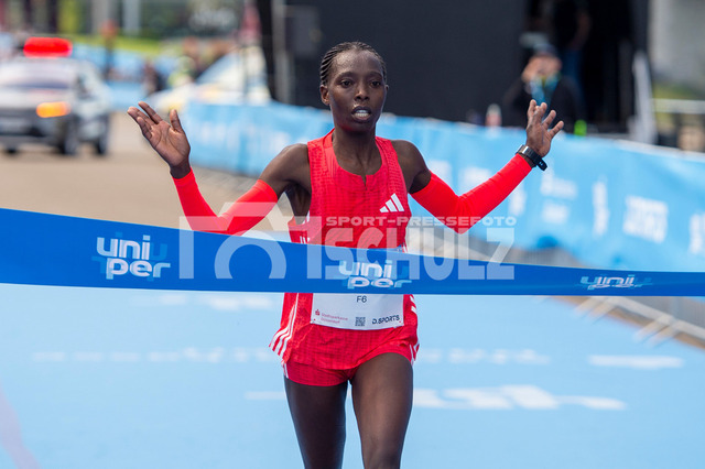 20250427-NSZ_3194 | Schnellste Frau Leah Cheruto aus KeniaDEU, Düsseldorf, 27.04.2025 Uniper Düsseldorf Marathon 2025 - Realisiert mit Pictrs.com