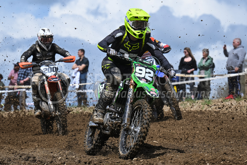 Motocross Schlatt bei Winterthur - 29. April 2023 | #92 Koenig Raphael aus Bottenwil (CH) auf Kawasaki in der Kategorie MX2 am Motocross Schlatt bei Winterthur, 29. April 2023.
Instagram: @mx_schlatt | @mc_wila | @sam_schweiz
Bild: Sportfotografie Markus Aeschimann | www.markus-aeschimann.ch - Realisiert mit Pictrs.com