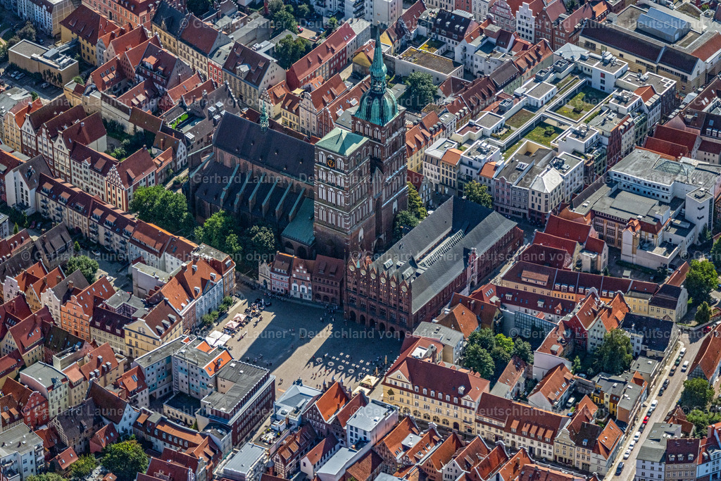 4061675 | STRALSUND 08.09.2021 Kirchengebäude der Sankt Nikolai -Gemeinde im Ortsteil Andershof in Stralsund im Bundesland Mecklenburg-Vorpommern. Weiterführende Informationen bei: Ev. Kirchengemeinde St. Nikolai,  Hansestadt Stralsund. // Church building Sankt Nikolai -Gemeinde in the district Andershof in Stralsund in the state Mecklenburg - Western Pomerania. Further information at: Ev. Kirchengemeinde St. Nikolai,  Hansestadt Stralsund. Foto: Gerhard Launer