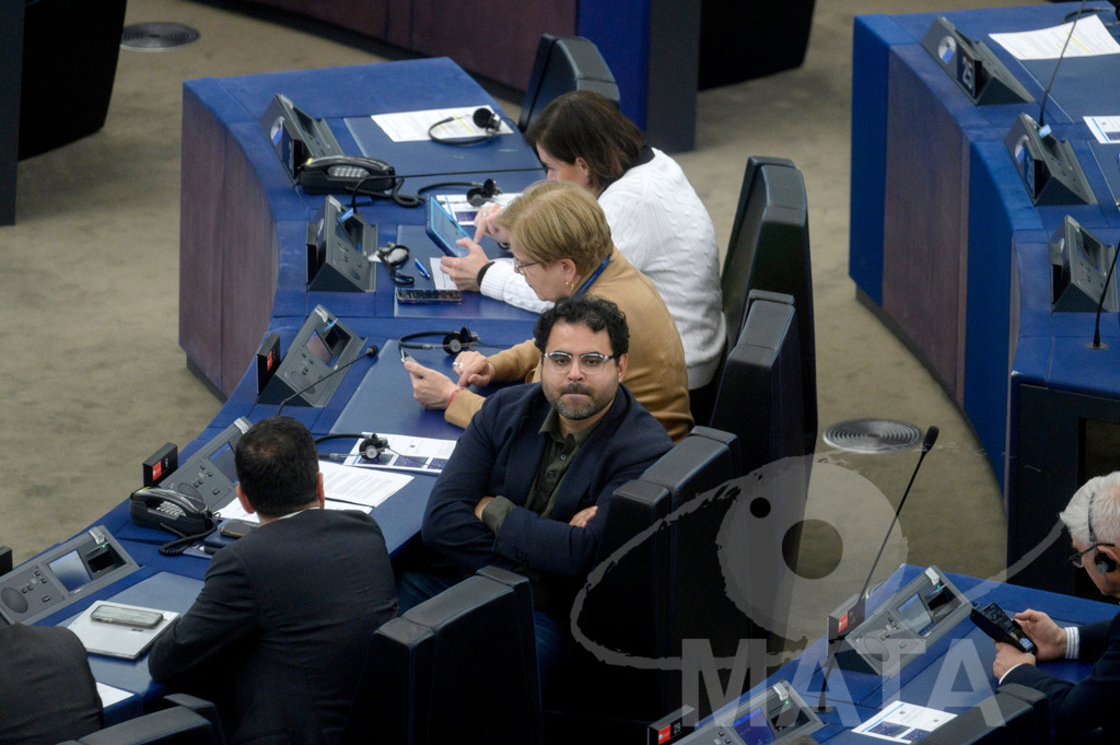 _DWI0228 | Mohammed Chahim (MdEP 2029-2024, Partij van de Arbeid (Niederlande) bei Wiederaufnahme der letzte Plenarsitzung. Das Europäische Parlament in Straßburg, 22.04.2024
 - Realisiert mit Pictrs.com