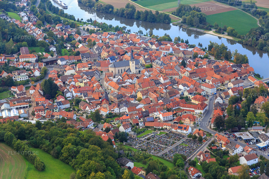 Luftbild: Ortsansicht am Mainufer in Eltmann im Bundesland Bayern in Deutschland. Foto: IMG_073812.jpg vom 27.09.2014 durch Werner Riehm/FLY-FOTO.de