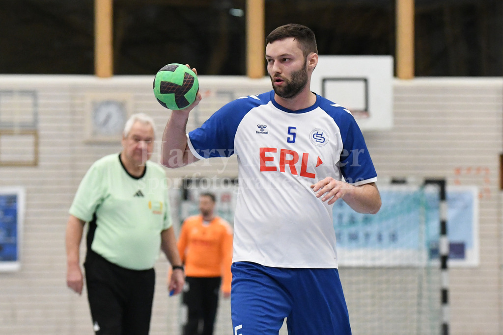 HC Deggendorf : TSV Simbach II   | Michael Buchner  (HC Deggendorf  #5) - Realisiert mit Pictrs.com