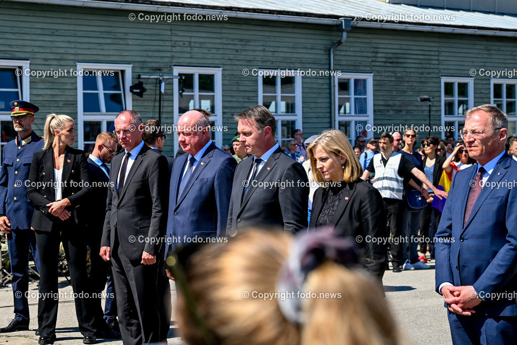 Internationale Gedenk- und Befreiungsfeier Gedenkstaette Mauthausen 2025_ 11.05.2025-157 | 11.05.2025, Mauthausen, AUT, Internationale Gedenk- und Befreiungsfeier Gedenkstaette Mauthausen 2025, 80 Jahre Befreiung KZ Mauthausen im Bild BM Gerhard Karner (VP, Bundesminister fuer Inneres), BK Christian Stocker (VP, Bundeskanzler der Republik Oesterreich), Vizekanzler Andreas Babler (SP, Vizekanzler der Republik Oesterreich, Bundesministerium fuer Kunst, Kultur, oeffentlichen Dienst und Sport), Beate Meinl-Reisinger (Neos, Bundesministerin für europaeische und internationale Angelegenheiten