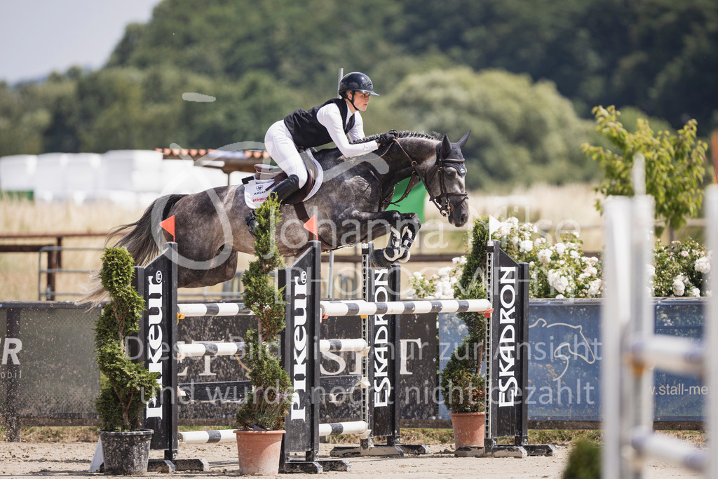 250628_PfSpTa_Youngster-M2-344 | Deine schönsten Turniermomente als professionelle Fotos! Entdecke hochwertige Pferdesport-Fotografie im Online-Shop. Jetzt Fotos finden & bestellen!