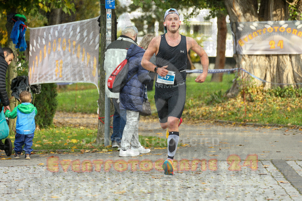 241020_1003_EX1_7605 | Sportfotografie im Rhein-Sieg Kreis, Köln, Bonn, NRW, Rheinland Pfalz, Hessen, etc. Unser Tätigkeitsfeld umfasst den Laufsport vom Volkslauf über den Marathon, Duathlon, Triathon bis zum Ultralauf wie Kölnpfad Ultra oder Schindertrail.