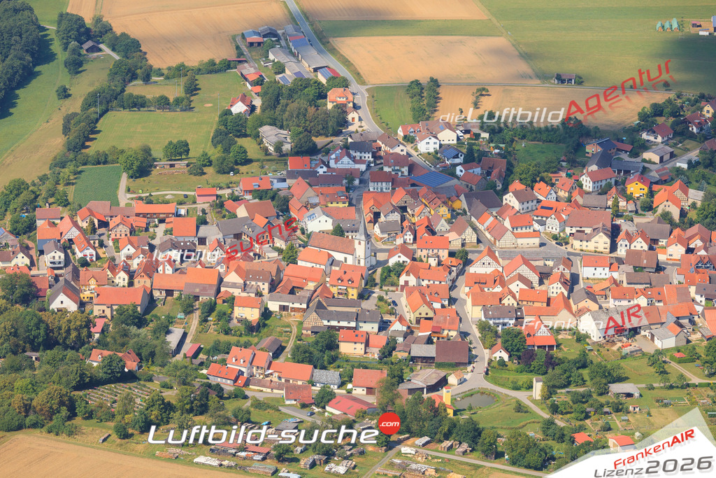 Luftbild von Humprechtshausen Riedbach - Luftaufnahme wurde 2015 von https://frankenair.de mittels Flugzeug (keine Drohne) erstellt - die Geschenkidee