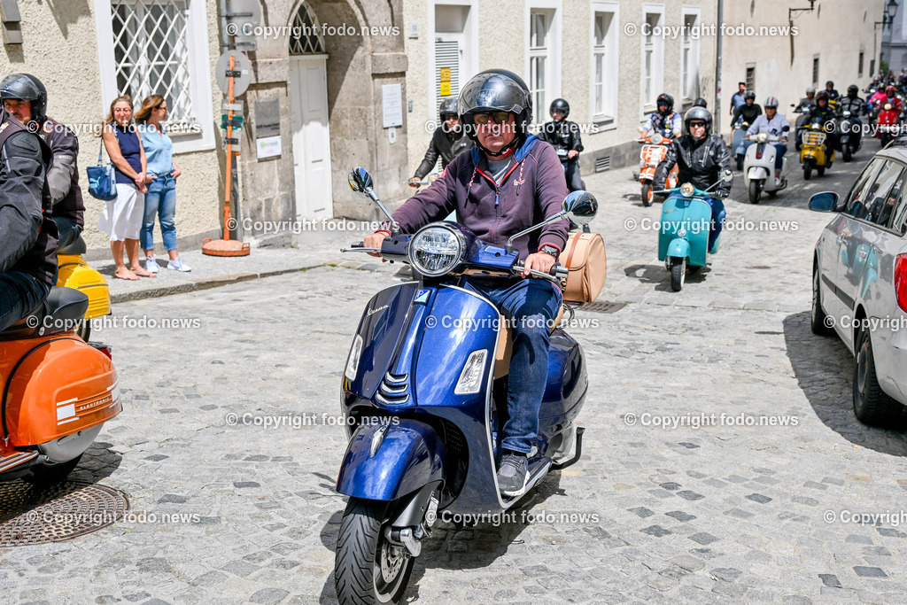 Vespatreffen 2024 Altstadt Linz_ 15.06.2024-79 | 15.06.2024, Linz, AUT, Altstadt Linz, im Bild Vespatreffen in der Altstadt Linz 2024©Harald Dostal / fodo.news