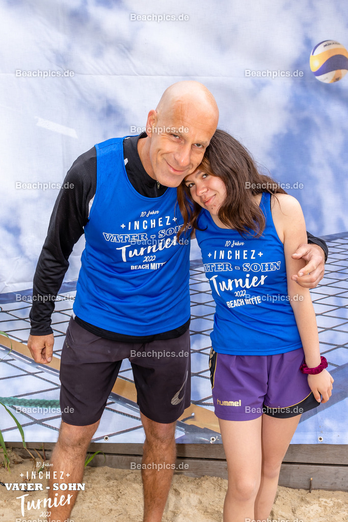 2022-00063159-Vater-Sohn-Turnier-Teamfotos-2 | 26.05.2022; Berlin Foto: Gerold Rebsch - www.beachpics.de