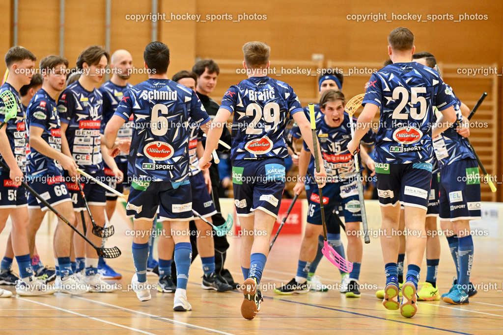 FBK Loka vs. VSV Unihockey | Jubel VSV Unihockey Mannschaft, FBK Loka vs. VSV Unihockey, FBK Loka vs. VSV Unihockey am 23.03.2025 in Villach (Ballspielhalle St. Martin), Austria, (Photo by Bernd Stefan)