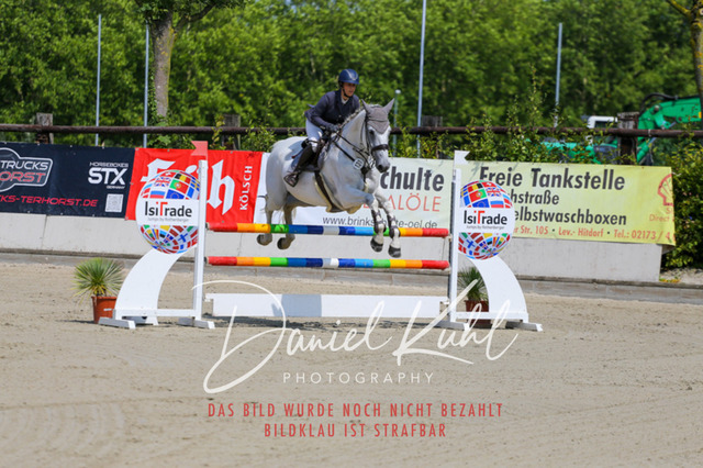 Gut Blee25_Amateuer Stilsprpfg Kl L_0198 | Turniersportfotografie; Pferdefotografie; Dressurfotografie