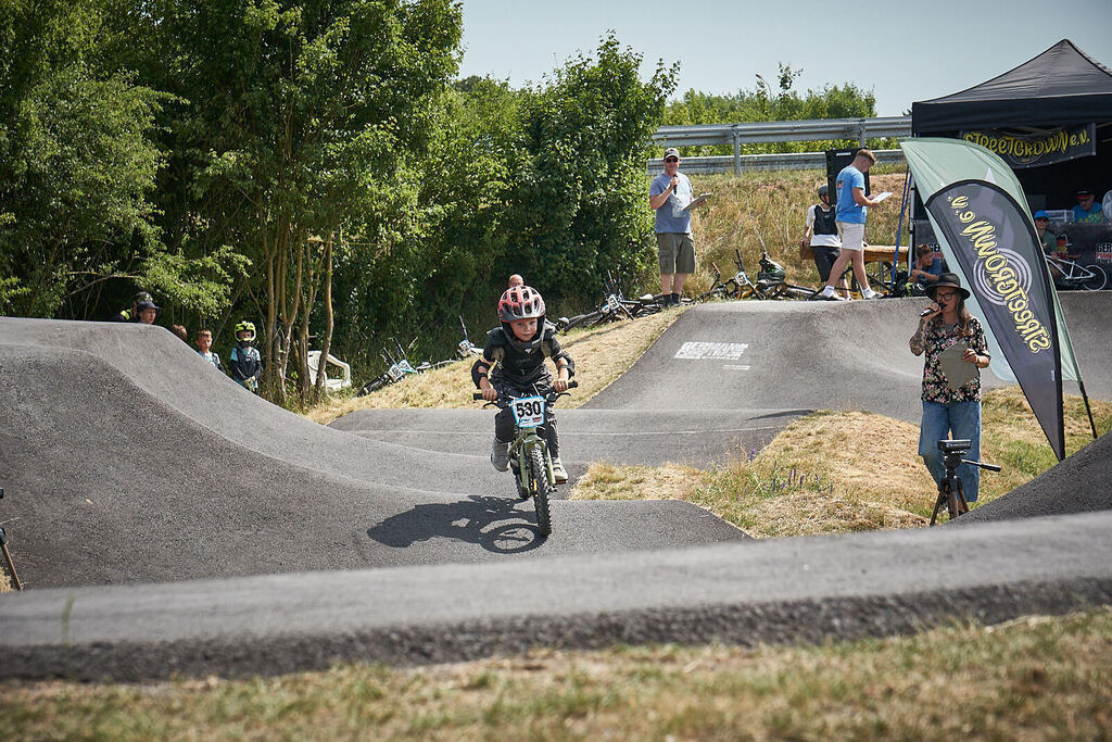 202506251-02 PM25 64@sebastiankopp | German Pumptrack Series - Realisiert mit Pictrs.com