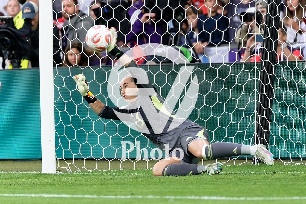 England v Spain - UEFA Women's EURO 2025 Final | BASEL, SWITZERLAND - JULY 27: Catalina Coll of Spain  stops a  penalty during the UEFA Women's EURO 2025 Final match between England and Spain at St. Jakob-Park on July 27, 2025 in Basel, Switzerland. (Photo by Giuseppe Velletri/Sports Press Photo/Getty Images)