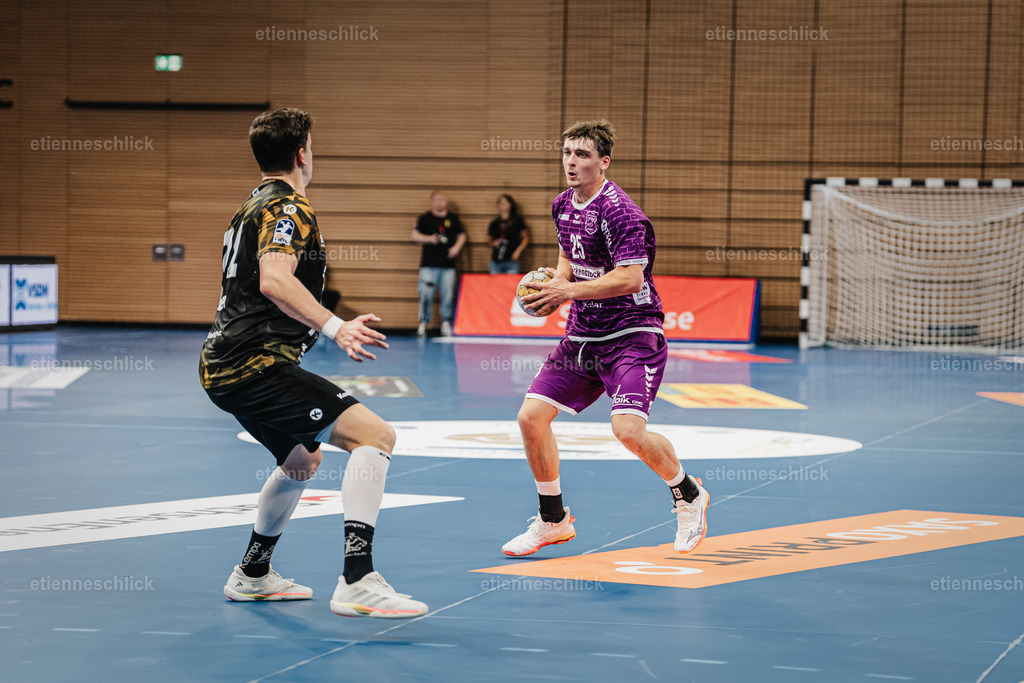 HC Elbflorenz 2006 - TV 05/07 Hüttenberg, 2. Handball-Bundesliga, 6. Spieltag | Im Bild: Torsten Anselm (25, Hüttenberg) beim Angriff04.10.2026, HC Elbflorenz 2006 - TV 05/07 Hüttenberg, 2. Handball-Bundesliga, 6. Spieltag, Deutschland, Dresden, BallsportArena Dresden