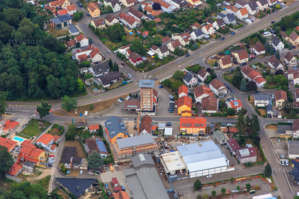 Luftbild: Ludovici-Hochhaus in der Buchstr in Jockgrim im Bundesland Rheinland-Pfalz in Deutschland. Foto: IMG_083725.jpg vom 24.07.2015 durch Werner Riehm/FLY-FOTO.de
