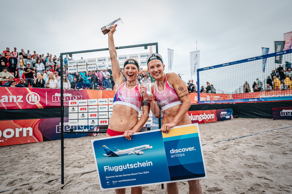Beachvolleyball | Frauen | Allianz German Beach Tour 2024 | Tourstop Kühlungsborn 2 | 18.08.2024 | v.l. Kim van de Velde und Sandra Ittlinger gewinnen das Turnier in Kühlungsborn