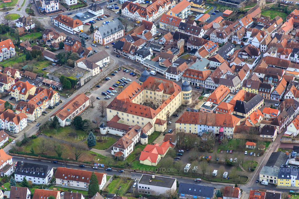 Luftbild: Schloss Bad Bergzabern mit Schlosshotel Bergzaberner Hof in Bad Bergzabern im Bundesland Rheinland-Pfalz in Deutschland. Foto: IMG_085718.jpg vom 08.01.2016 durch Werner Riehm/FLY-FOTO.deWWW.VG-BAD-BERGZABERN.DE
