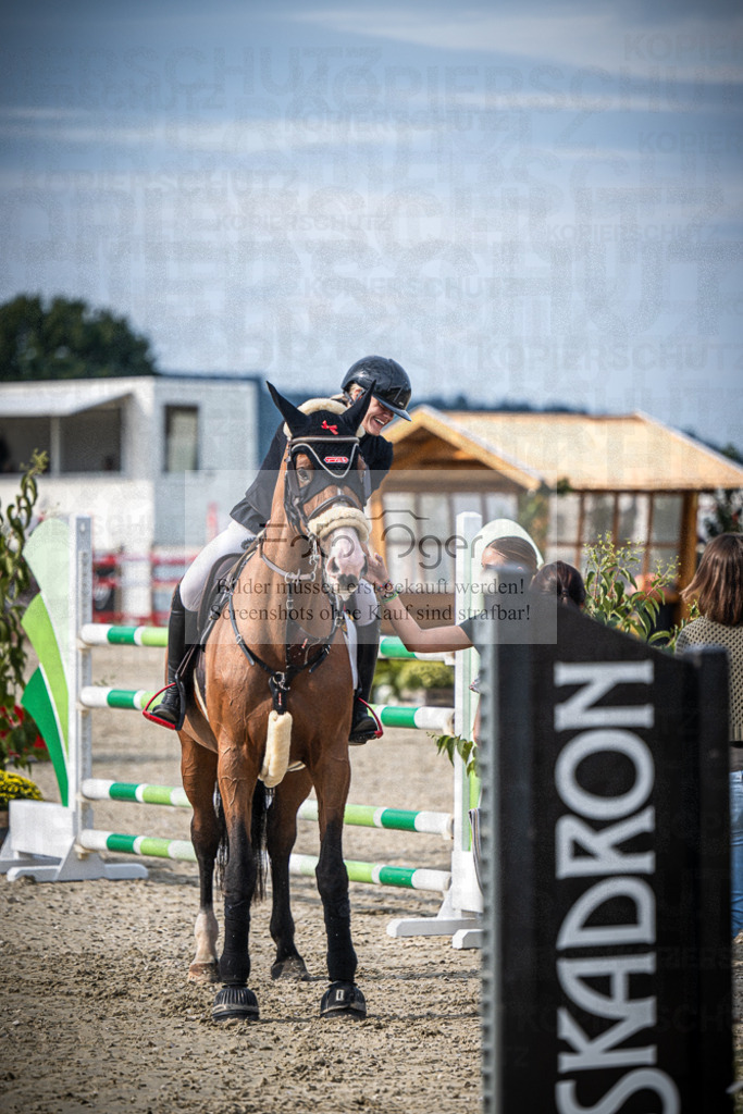 DOS_3152 | Entdecke hochwertige Reitturnierfotos von Foto Oger. Professionell, emotional und authentisch – jetzt Lieblingsmomente im Shop bestellen.Deutschlandweite Turnierfotografie. - Realisiert mit Pictrs.com