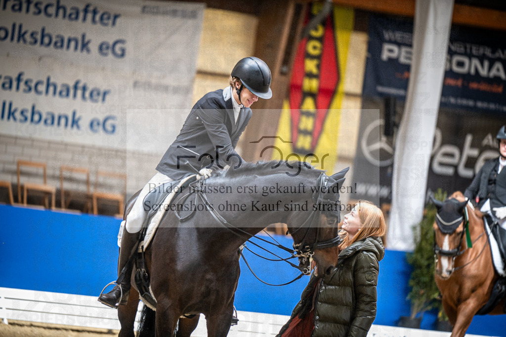 DOS_0038 | Entdecke hochwertige Reitturnierfotos von Foto Oger. Professionell, emotional und authentisch – jetzt Lieblingsmomente im Shop bestellen.Deutschlandweite Turnierfotografie. - Realisiert mit Pictrs.com
