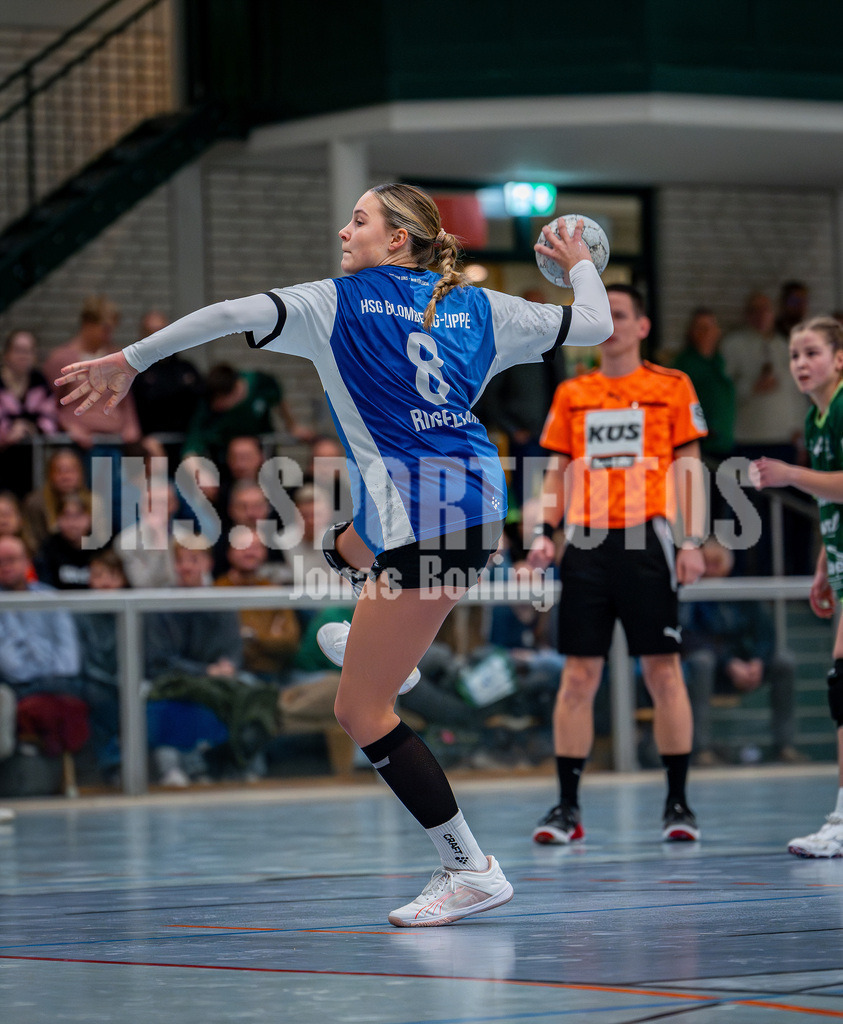Handball I Frauen I Saison 2025-2026 I 3. Liga Staffel Nord I 10. Spieltag I SC SFN Vechta - HSG Blomberg-Lippe II I 0214 | 7 Meter von Leni Ringelkamp (8, HSG Blomberg-Lippe II) - Realisiert mit Pictrs.com