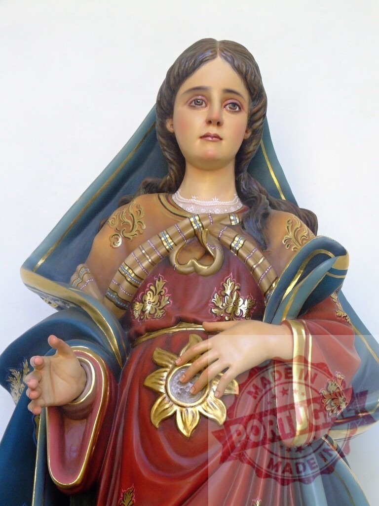 Majestic statue of Virgin Mary wearing elegant red and blue dress | Polychrome wooden statue of Virgin Mary wearing a blue and red dress with gold decorations - Realized with Pictrs.com