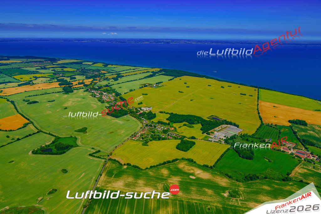 Die Luftbildaufnahme Elmenhorst - Kalkhorst wurde 2018 mittels Flugzeug (keine Drohne) erstellt. Perfekte Schärfe und Druck- Auflösung- Garantiert!
