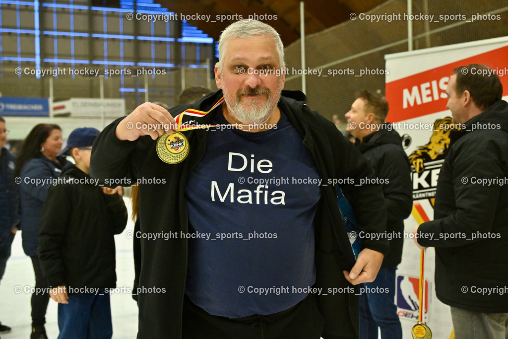 ESC Sparkasse Steindorf Meister 2025/26 | Betreuer ESC Steindorf Stefan Platzner, ESC Sparkasse Steindorf Meister 2025/26, ESC Sparkasse Steindorf Meister 2025/26 am 08.03.2026 in Althofen (Stadthalle Althofen), Austria, (Photo by Bernd Stefan)
