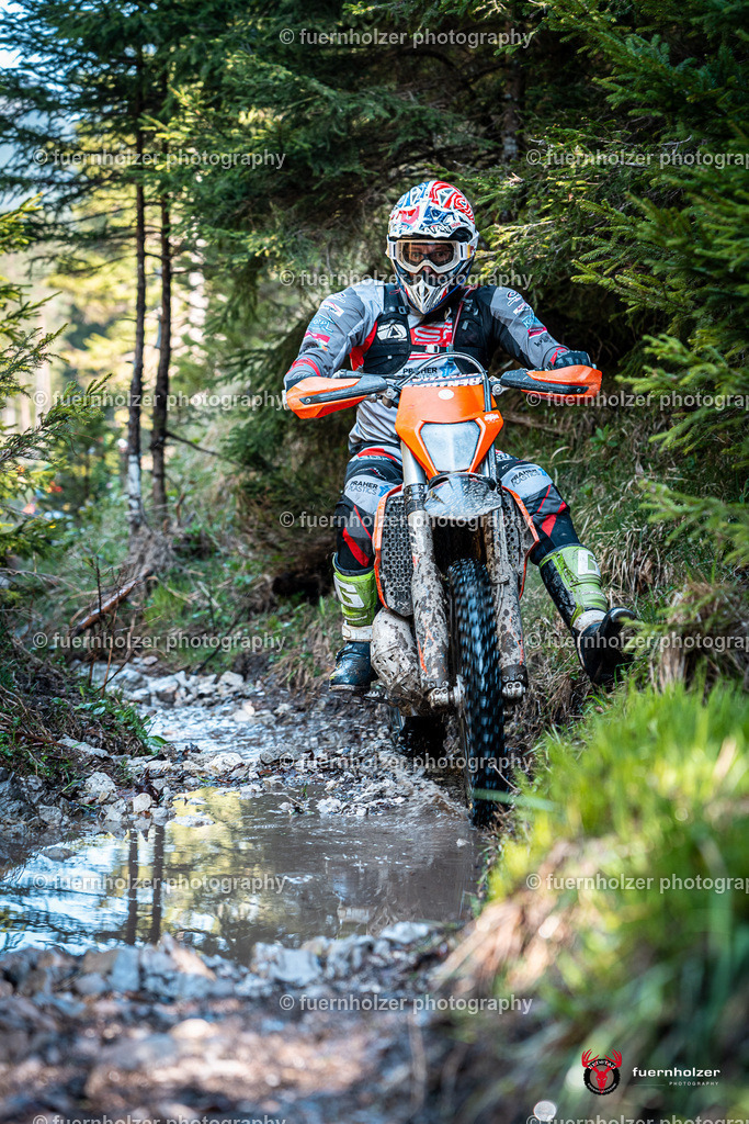 fuernholzer_250501-C1-112 | Fotografische Impressionen von der Red Stag Enduro Extreme by fuernholzer-photography.com. Endurosport in Österreich fotografisch festgehalten von fuernholzer. Auftragsfotografie für Private, Gewerbefotos und Industriefotografie. Eventfotografie, Sportfotografie und Motorsportfotografie. Anbieter von Fotoworkshops, Fototraining, fotografischen Vorträgen und Fotoseminaren.