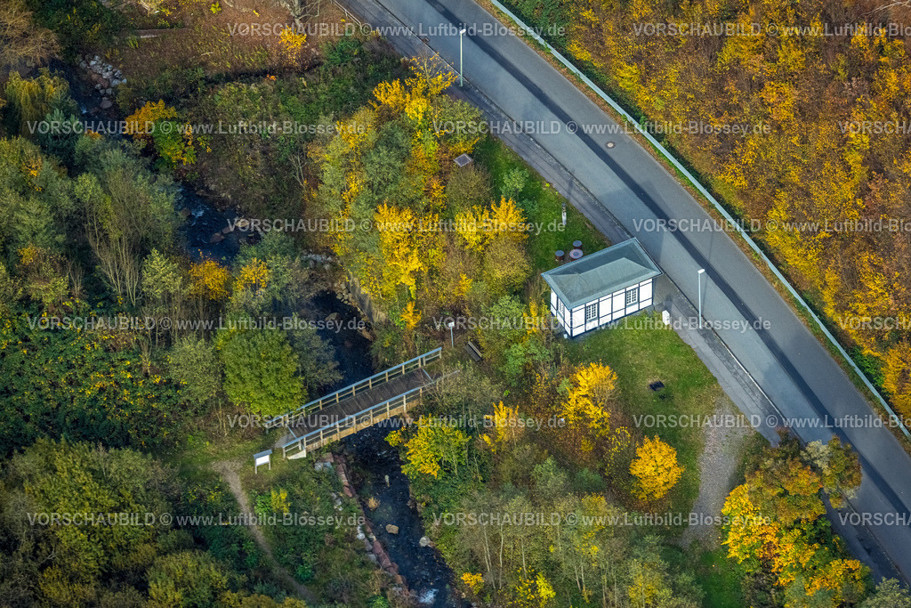 Hagen251102016 | Luftbild, Pumpenhaus Obernahmer und Fußgängerbrücke über den Nahmerbach, herbstliche Bäume, Hohenlimburg, Hagen, Ruhrgebiet, Nordrhein-Westfalen, Deutschland