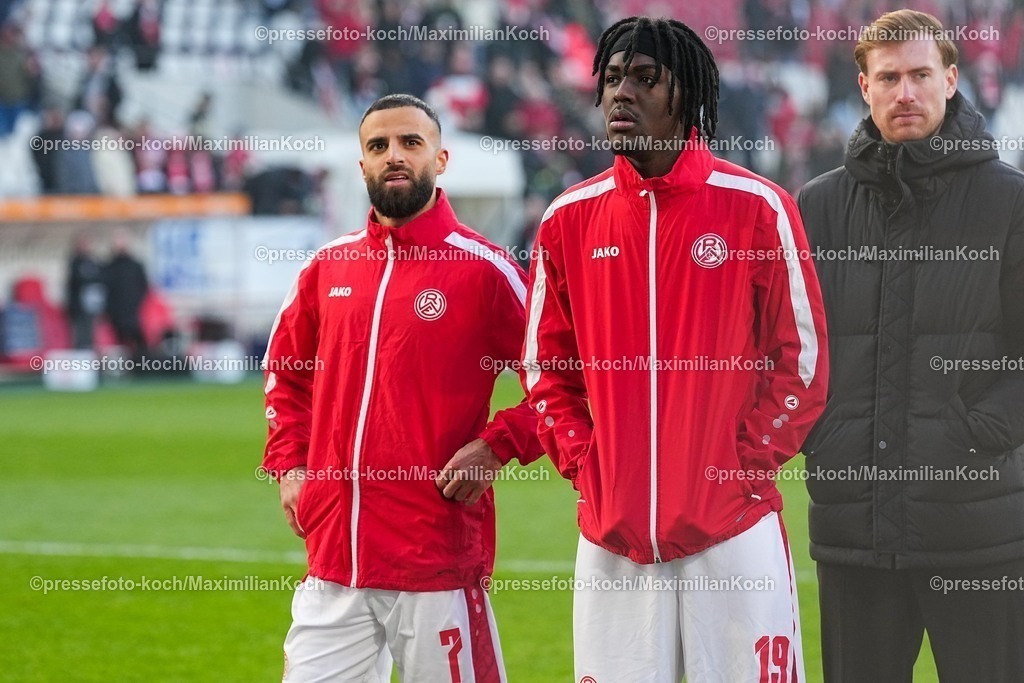 xYDRx24012601085 | 24.01.2026, xydrx, Fußball, 3.Liga, Rot-Weiss Essen - TSV Havelse, Saison 2025 2026, Stadion an der Hafenstraße: Ramien Safi (Rot-Weiss Essen #7) und Franci Clarck Bouebari Kitsamoutsele (Rot-Weiss Essen #19)   DFB regulations prohibit any use of photographs as image sequences and or quasi-video. Photo: xYannisxDreimannxPressefotoKochx