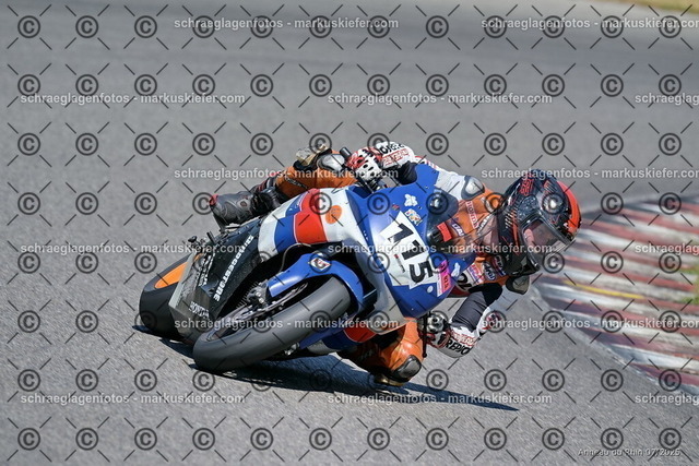 25bt04-0656 | markuskiefer.com - Realisiert mit Pictrs.com