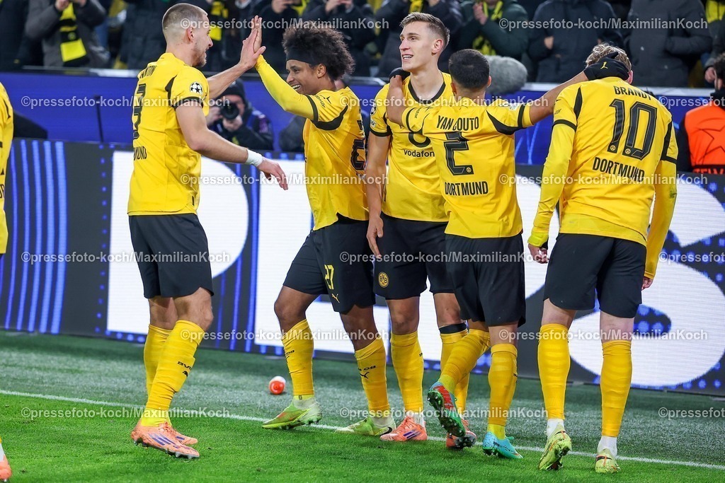 UCL25112501096 | 25.11.2025, Fußball, UEFA Champions League, Borussia Dortmund - FC Villarreal, BVB Stadion, 5. Spieltag, Saison 2025 2026: Torjubel nach dem Tor zum 3:0 durch Torschütze Karim Adeyemi&nbsp;(BVB #27)    Regulations prohibit any use of photographs as image sequences and or quasi-video.