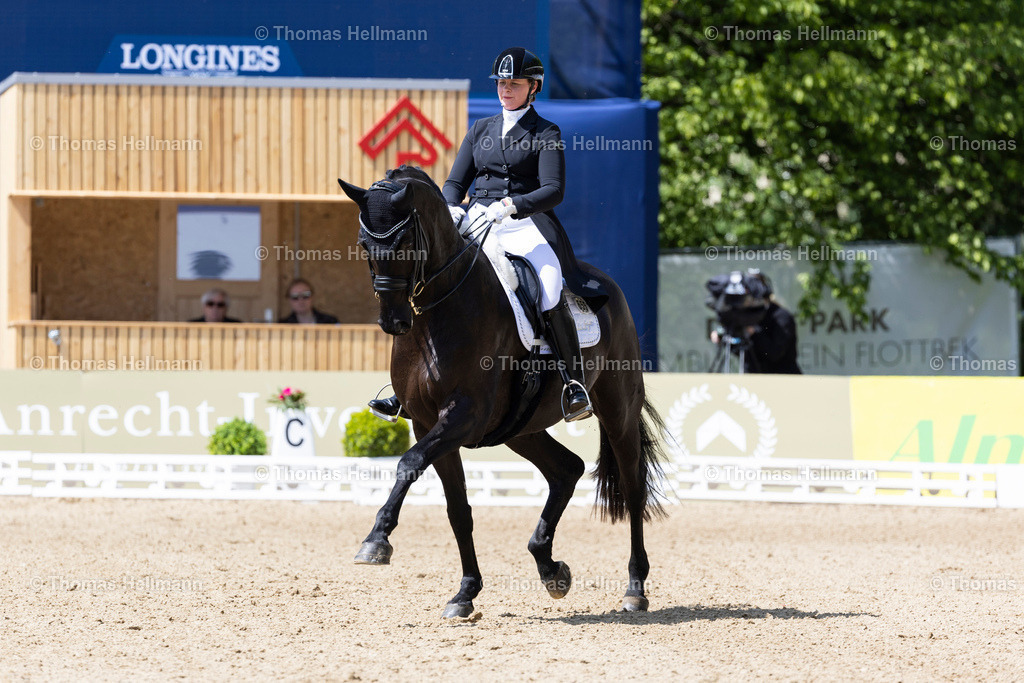 TH_655-TIMPE Andrea (GER)_ Don Carismo_7689 | Deutsches Spring- und Dressur-Derby 2023 am 18.05.23 in Hamburg, Derby Platz Klein Flottbek, Thomas Hellmann, _Y7A3499