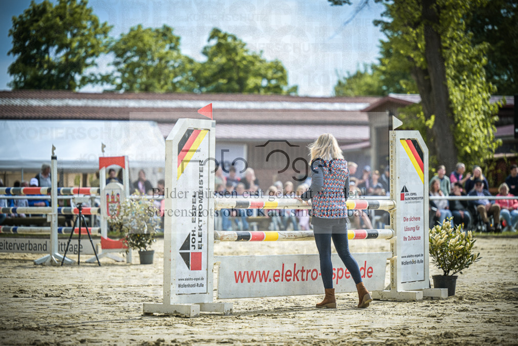 DOS_1502 | Entdecke hochwertige Reitturnierfotos von Foto Oger. Professionell, emotional und authentisch – jetzt Lieblingsmomente im Shop bestellen.Deutschlandweite Turnierfotografie. - Realisiert mit Pictrs.com